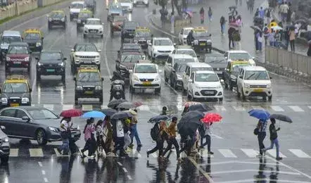 Mumbai: महाराष्ट्र के कई हिस्सों में बारिश के आसार, येलो अलर्ट लागू Mumbai: महाराष्ट्र के कई हिस्सों में बारिश के आसार, येलो अलर्ट लागू