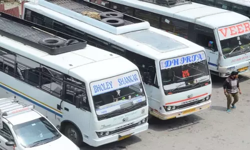 Shimla: निजी बस ऑपरेटरों की हड़ताल से शिमला में सार्वजनिक परिवहन ठप Shimla: निजी बस ऑपरेटरों की हड़ताल से शिमला में सार्वजनिक परिवहन ठप