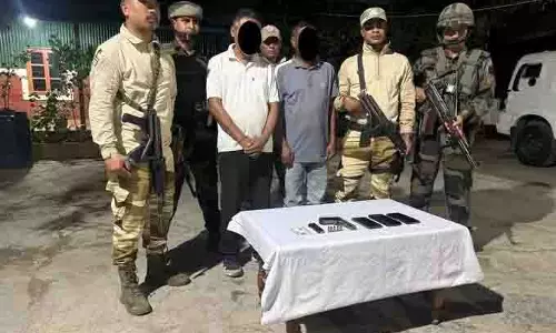 Manipur में विभिन्न संगठनों के 10 उग्रवादी गिरफ्तार, हथियार बरामद Manipur में विभिन्न संगठनों के 10 उग्रवादी गिरफ्तार, हथियार बरामद