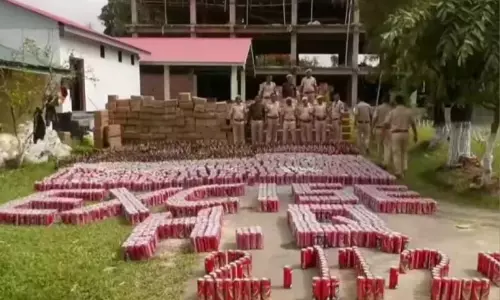 Manipur सरकार ने 1.2 करोड़ रुपये मूल्य की 51,000 लीटर से अधिक जब्त शराब नष्ट की Manipur सरकार ने 1.2 करोड़ रुपये मूल्य की 51,000 लीटर से अधिक जब्त शराब नष्ट की