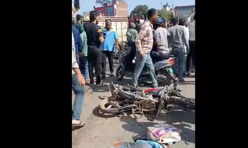 कई लोगों की मौत की खबर, बेकाबू डंपर ने बरपाया कहर, देखें मंजर