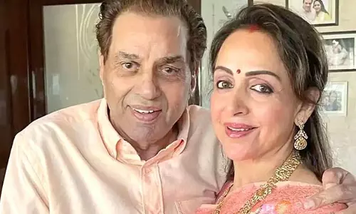 Hema Malini ने धर्मेंद्र के अस्पताल में भर्ती होने के कुछ दिनों बाद उनके स्वास्थ्य की जानकारी दी Hema Malini ने धर्मेंद्र के अस्पताल में भर्ती होने के कुछ दिनों बाद उनके स्वास्थ्य की जानकारी दी