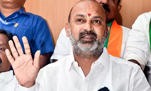 BJP MP बंदी संजय कुमार ने रंगारेड्डी बस दुर्घटना पर दुख व्यक्त किया