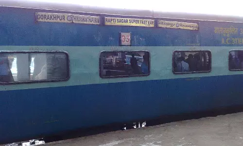 ट्रेन में हड़कंप: साइंटिस्ट की पत्नी का बैग चोरी, 15 लाख के गहने कहां गए? ट्रेन में हड़कंप: साइंटिस्ट की पत्नी का बैग चोरी, 15 लाख के गहने कहां गए?