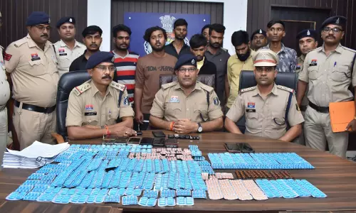 दुर्ग में 8 तस्कर गिरफ्तार, 2 हजार से अधिक नशीली कैप्सूल जब्त