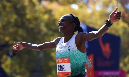 Helen Obiri  ने न्यूयॉर्क मैराथन में कोर्स रिकॉर्ड तोड़ा, बेंसन किप्रूटो ने रोमांचक फिनिश में जीती बाज़ी