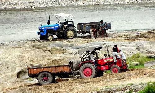 पहाड़ों को सूखाकर खनन, Kangra की ब्यास नदी प्रणाली संकट के कगार पर पहाड़ों को सूखाकर खनन, Kangra की ब्यास नदी प्रणाली संकट के कगार पर