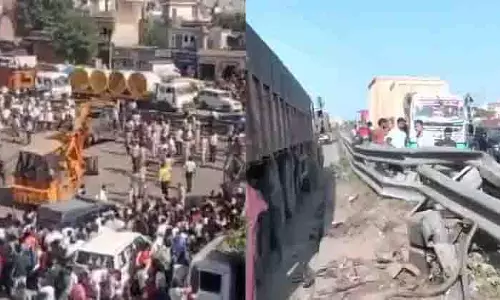 Jaipur: तेज रफ्तार डंपर ने 17 वाहनों को रौंदा, 13 की मौत और 10 घायल Jaipur: तेज रफ्तार डंपर ने 17 वाहनों को रौंदा, 13 की मौत और 10 घायल