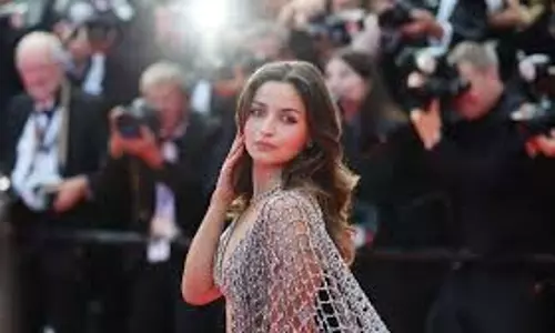 Spy यूनिवर्स की पहली फीमेल-लीड फिल्म अल्फा की रिलीज़ 17 अप्रैल, 2026 तक टली Spy यूनिवर्स की पहली फीमेल-लीड फिल्म अल्फा की रिलीज़ 17 अप्रैल, 2026 तक टली