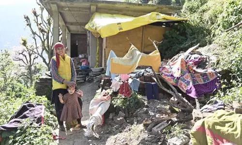 Himachal: बाढ़ प्रभावित सेराज परिवारों को सर्दी के करीब आने पर आश्रय का इंतजार Himachal: बाढ़ प्रभावित सेराज परिवारों को सर्दी के करीब आने पर आश्रय का इंतजार