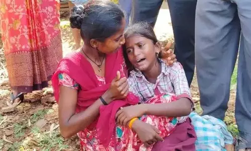 Chevella बस दुर्घटना में दो बच्चे अनाथ हो गए Chevella बस दुर्घटना में दो बच्चे अनाथ हो गए