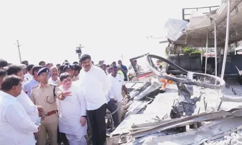 Telangana 7 लाख रुपये की अनुग्रह राशि, मजिस्ट्रेट जांच की घोषणा की Telangana 7 लाख रुपये की अनुग्रह राशि, मजिस्ट्रेट जांच की घोषणा की