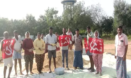 अनाज क्रय केंद्र तुरंत खोले जाएं: Vemula Bhiksha