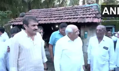 मुख्यमंत्री भूपेंद्र पटेल ने गिर सोमनाथ के बारिश प्रभावित इलाकों का किया दौरा मुख्यमंत्री भूपेंद्र पटेल ने गिर सोमनाथ के बारिश प्रभावित इलाकों का किया दौरा
