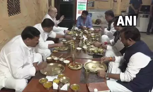 मधुबनी में केंद्रीय गृह मंत्री अमित शाह ने मैथिली समुदाय से की मुलाकात मधुबनी में केंद्रीय गृह मंत्री अमित शाह ने मैथिली समुदाय से की मुलाकात