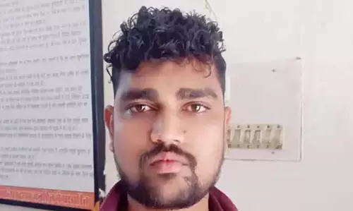धनवार चेकपोस्ट मारपीट कांड का फरार आरोपी गिरफ्तार, स्कॉर्पियो वाहन जब्त धनवार चेकपोस्ट मारपीट कांड का फरार आरोपी गिरफ्तार, स्कॉर्पियो वाहन जब्त