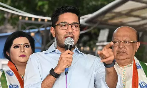 Abhishek ने आडवाणी और शांतनु ठाकुर पर शाह की टिप्पणी पर पलटवार किया Abhishek ने आडवाणी और शांतनु ठाकुर पर शाह की टिप्पणी पर पलटवार किया