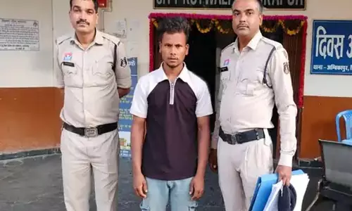 अंबिकापुर में स्कूटी चोरी करने वाला आरोपी गिरफ्तार अंबिकापुर में स्कूटी चोरी करने वाला आरोपी गिरफ्तार