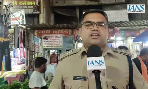 जबलपुर में अवैध शराब बिक्री के खिलाफ सैकड़ों महिलाओं का प्रदर्शन, पुलिस से की कड़ी कार्रवाई की मांग जबलपुर में अवैध शराब बिक्री के खिलाफ सैकड़ों महिलाओं का प्रदर्शन, पुलिस से की कड़ी कार्रवाई की मांग