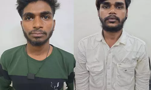 रायपुर पुलिस की बड़ी कार्रवाई, दो झपटमार गिरफ्तार रायपुर पुलिस की बड़ी कार्रवाई, दो झपटमार गिरफ्तार