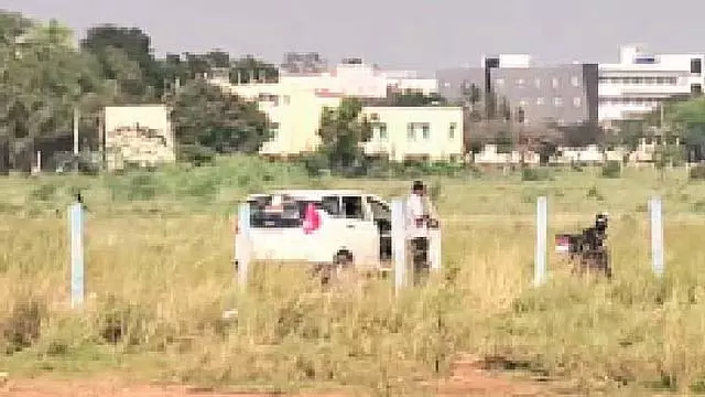 कोयंबटूर में कॉलेज छात्रा का गैंगरेप: 3 गिरफ्तार कोयंबटूर में कॉलेज छात्रा का गैंगरेप: 3 गिरफ्तार