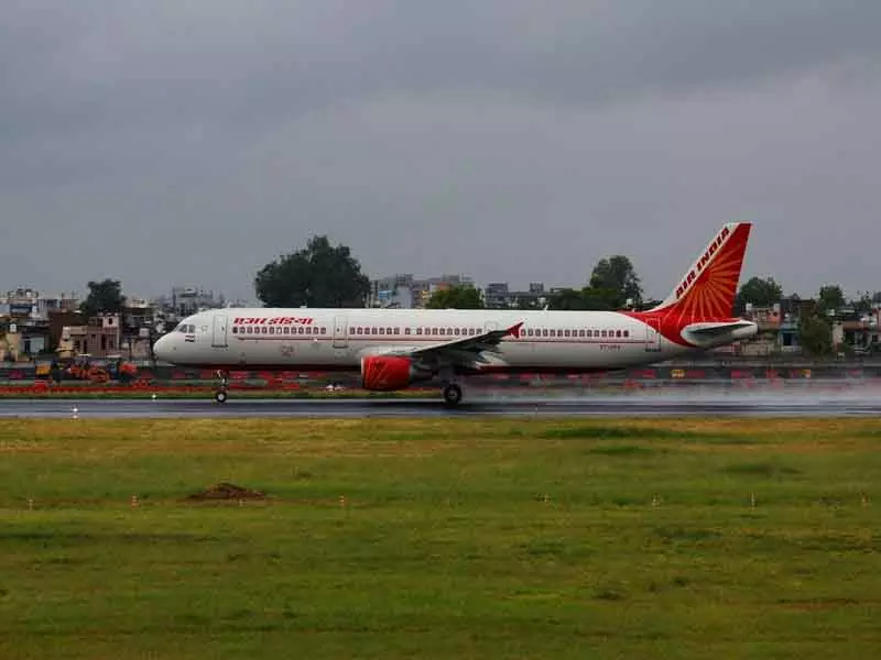 एयर इंडिया के यात्री मंगोलिया भेजे गए, होटल में की व्यवस्था एयर इंडिया के यात्री मंगोलिया भेजे गए, होटल में की व्यवस्था