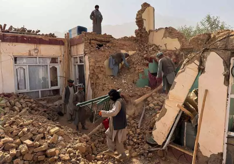 अफ़ग़ानिस्तान में 6.3 तीव्रता के भूकंप से 20 लोगों की मौत, 600 घायल अफ़ग़ानिस्तान में 6.3 तीव्रता के भूकंप से 20 लोगों की मौत, 600 घायल