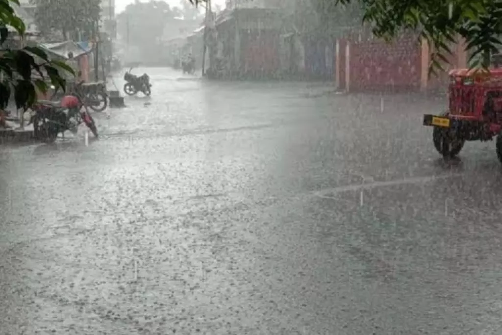 Jaipur: राजस्थान में आज भी बरस सकते हैं बादल, मौसम हुआ सुहावना Jaipur: राजस्थान में आज भी बरस सकते हैं बादल, मौसम हुआ सुहावना