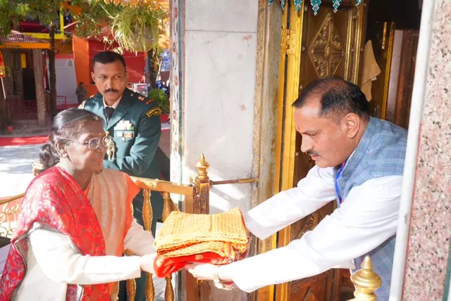 Nainital: द्रौपदी मुर्मु ने मां नयना देवी के दर्शन कर देश की खुशहाली की कामना की Nainital: द्रौपदी मुर्मु ने मां नयना देवी के दर्शन कर देश की खुशहाली की कामना की