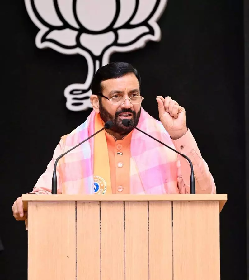 Haryana : कैबिनेट ने कारखाना अध्यादेश को मंजूरी दी महिलाएं मशीनों के पास काम कर सकेंगी Haryana : कैबिनेट ने कारखाना अध्यादेश को मंजूरी दी महिलाएं मशीनों के पास काम कर सकेंगी