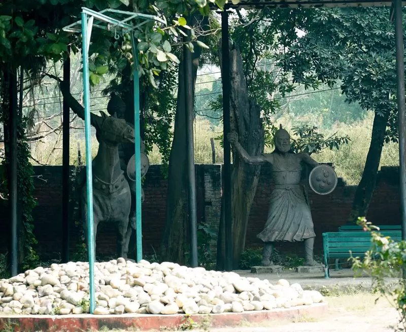 Haryana , महाराष्ट्र ने पानीपत के काला अंब में शौर्य स्मारक बनाने के लिए हाथ मिलाया Haryana , महाराष्ट्र ने पानीपत के काला अंब में शौर्य स्मारक बनाने के लिए हाथ मिलाया