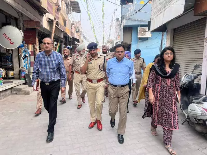 प्रकाश पर्व कार्यक्रम से पहले DC ने नगर कीर्तन मार्ग की समीक्षा की प्रकाश पर्व कार्यक्रम से पहले DC ने नगर कीर्तन मार्ग की समीक्षा की
