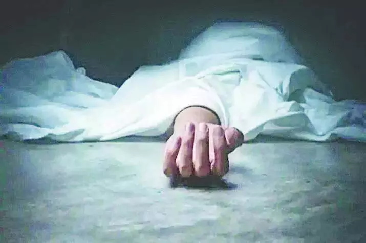 इलेक्ट्रिकल इंजीनियर की सनसनीखेज मौत, जांच में रायपुर पुलिस पर लापरवाही का आरोप इलेक्ट्रिकल इंजीनियर की सनसनीखेज मौत, जांच में रायपुर पुलिस पर लापरवाही का आरोप
