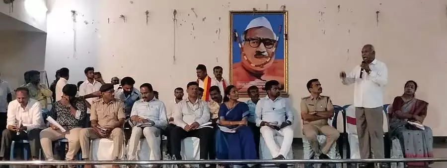 काम के लिए आने वालों को परेशान न करें: बुनकर मजदूर संघर्ष समिति की बैठक काम के लिए आने वालों को परेशान न करें: बुनकर मजदूर संघर्ष समिति की बैठक
