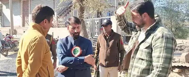 सुरनकोट के विधायक ने जौगी मौर-टीसीपी सड़क उन्नयन कार्य का निरीक्षण किया सुरनकोट के विधायक ने जौगी मौर-टीसीपी सड़क उन्नयन कार्य का निरीक्षण किया