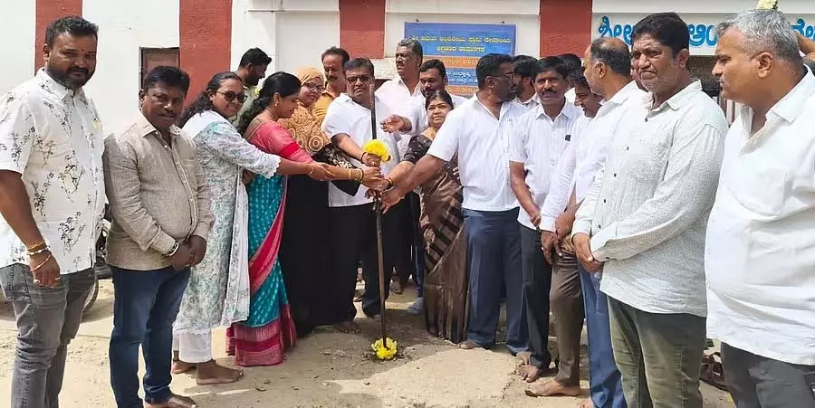Ramnagar : सड़क विकास के लिए भूमि पूजन Ramnagar : सड़क विकास के लिए भूमि पूजन