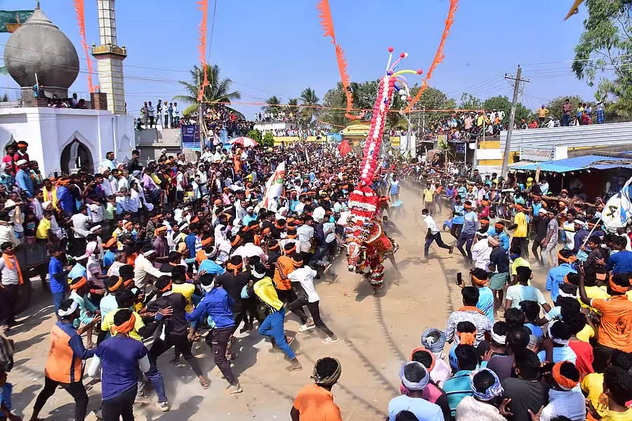 Holi festival: सरकार की शर्तों के खिलाफ संघर्ष की चेतावनी Holi festival: सरकार की शर्तों के खिलाफ संघर्ष की चेतावनी