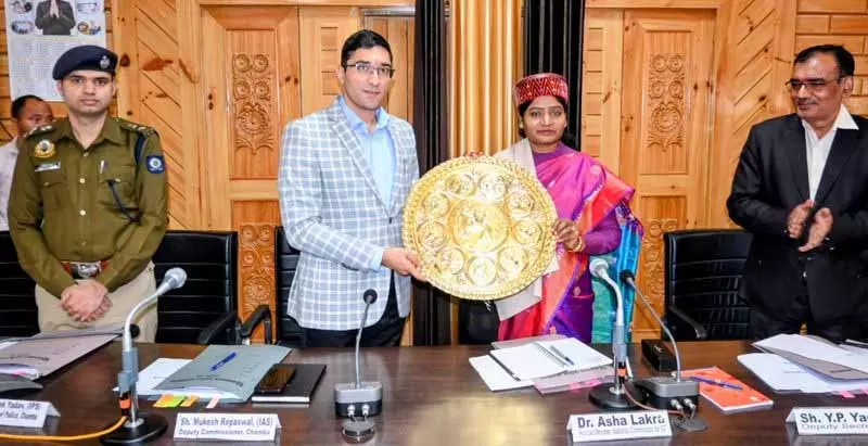 Chamba में कल्याणकारी योजनाओं के कार्यान्वयन की समीक्षा की गई Chamba में कल्याणकारी योजनाओं के कार्यान्वयन की समीक्षा की गई