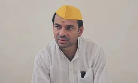तेजस्वी बच्चे हैं, चुनाव बाद झुनझुना थमा देंगे : तेजप्रताप यादव तेजस्वी बच्चे हैं, चुनाव बाद झुनझुना थमा देंगे : तेजप्रताप यादव