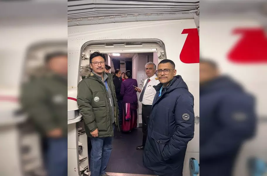 मंगोलिया में एयर इंडिया फ्लाइट एआई-174 की आपात लैंडिंग, भारतीय दूतावास ने लिया तुरंत एक्शन मंगोलिया में एयर इंडिया फ्लाइट एआई-174 की आपात लैंडिंग, भारतीय दूतावास ने लिया तुरंत एक्शन
