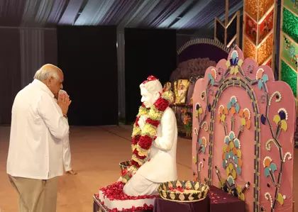 गुजरात के CM ने दादा भगवान की 118वीं जयंती समारोह में भाग लिया गुजरात के CM ने दादा भगवान की 118वीं जयंती समारोह में भाग लिया