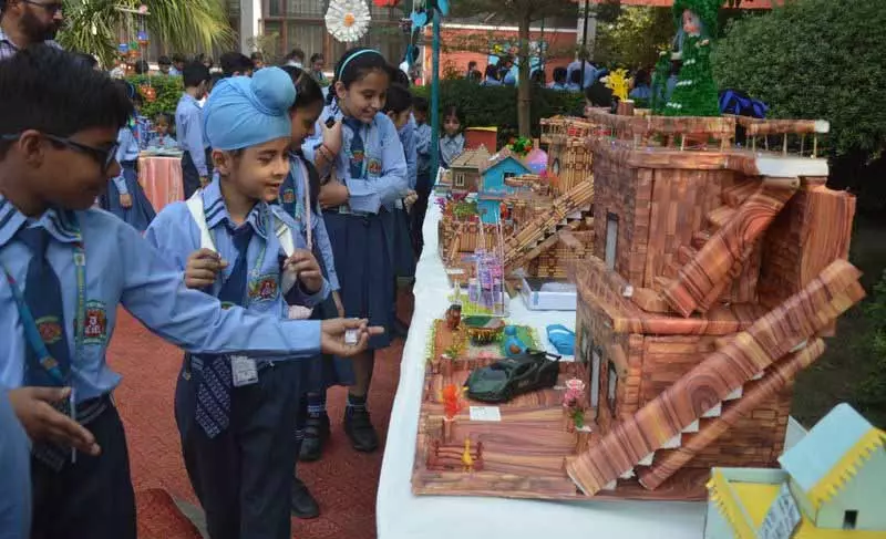 Ludhiana: युवा मस्तिष्क रचनात्मकता में स्थिरता का स्पर्श जोड़ते हैं Ludhiana: युवा मस्तिष्क रचनात्मकता में स्थिरता का स्पर्श जोड़ते हैं