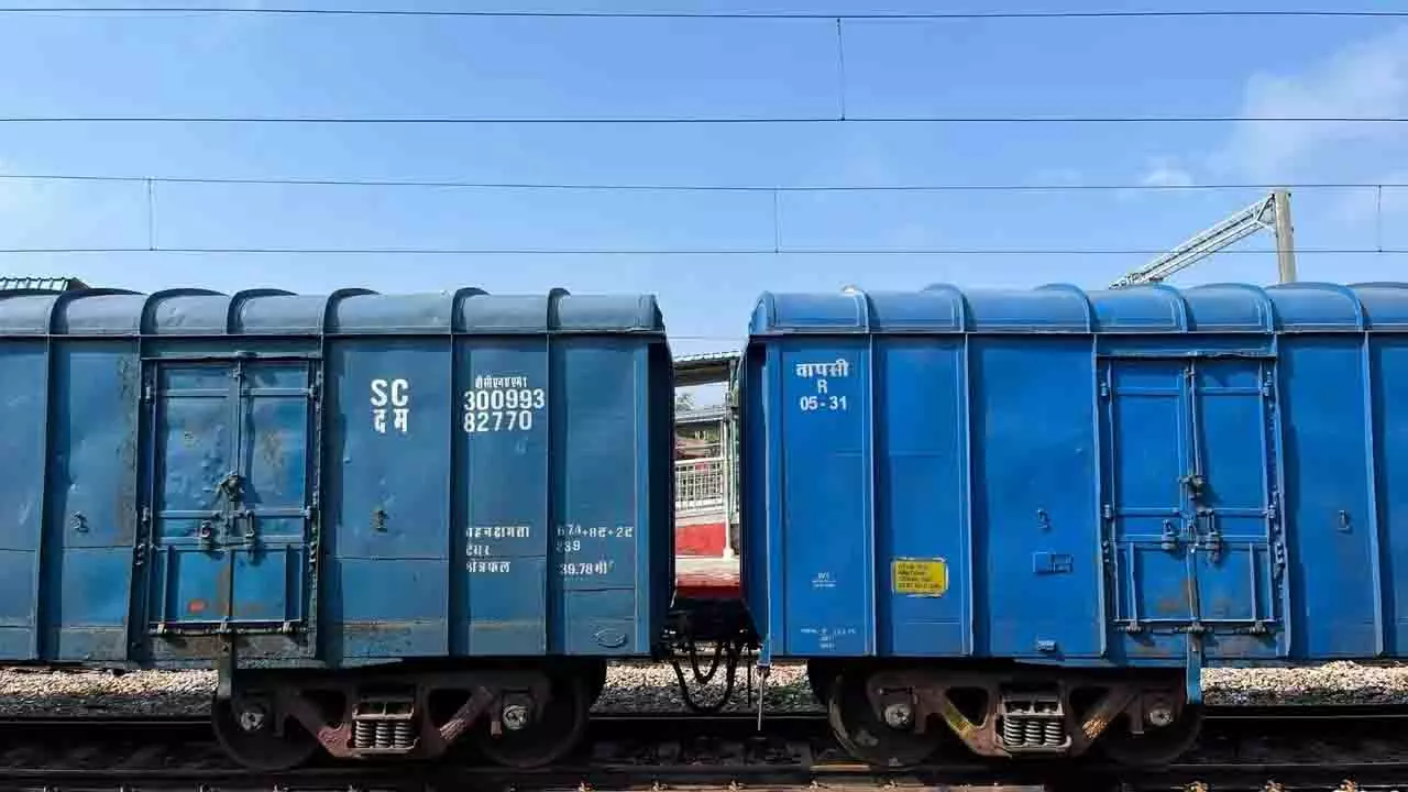 खुरदा रोड डिवीजन ने भारतीय रेलवे में रिकॉर्ड माल लदान हासिल किया खुरदा रोड डिवीजन ने भारतीय रेलवे में रिकॉर्ड माल लदान हासिल किया