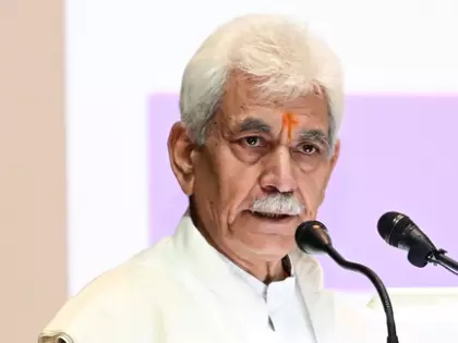 हम सब मिलकर आत्मनिर्भर जम्मू-कश्मीर का निर्माण कर सकते हैं: LG हम सब मिलकर आत्मनिर्भर जम्मू-कश्मीर का निर्माण कर सकते हैं: LG