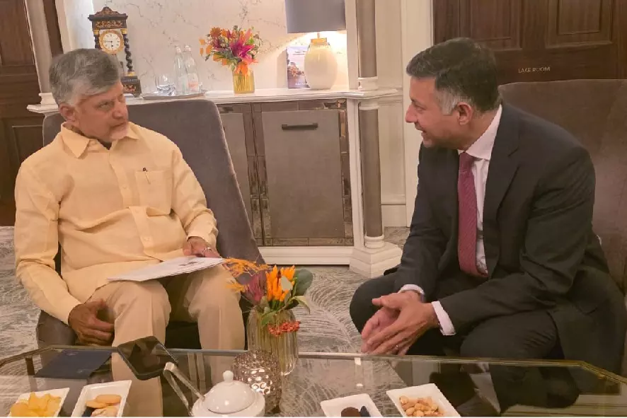 Andhra CM नायडू ने ब्रिटेन के विश्वविद्यालयों के साथ साझेदारी पर चर्चा की Andhra CM नायडू ने ब्रिटेन के विश्वविद्यालयों के साथ साझेदारी पर चर्चा की