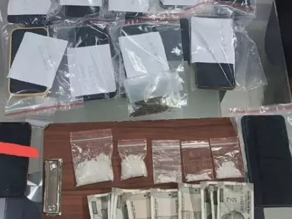 Hyderabad में डॉक्टर के घर से ड्रग्स जब्त Hyderabad में डॉक्टर के घर से ड्रग्स जब्त