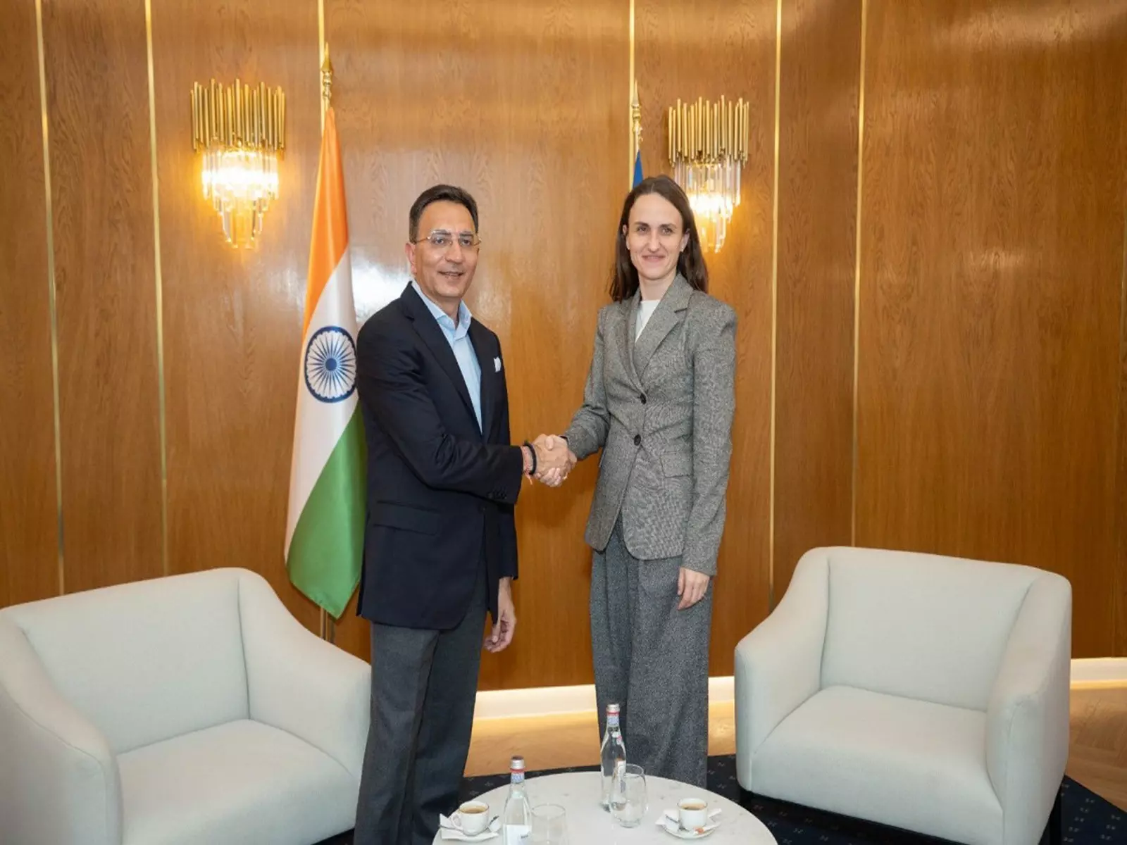 भारत और रोमानिया ने आर्थिक साझेदारी को मजबूत करने के लिए व्यापार और गतिशीलता सहयोग को गहरा किया भारत और रोमानिया ने आर्थिक साझेदारी को मजबूत करने के लिए व्यापार और गतिशीलता सहयोग को गहरा किया