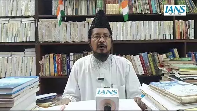 हिमंत बिस्वा शर्मा के बयान पर मौलाना शाहबुद्दीन रज़वी का पलटवार हिमंत बिस्वा शर्मा के बयान पर मौलाना शाहबुद्दीन रज़वी का पलटवार