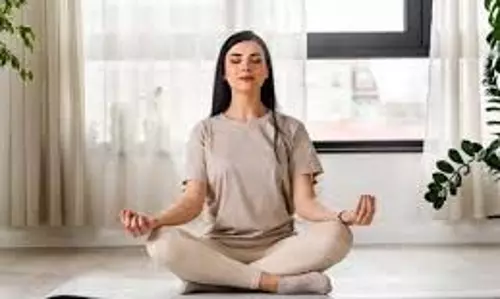 Yoga : ध्यान केंद्रित और फिट रहने के लिए इन 3 योग आसनों को आजमाएं Yoga : ध्यान केंद्रित और फिट रहने के लिए इन 3 योग आसनों को आजमाएं