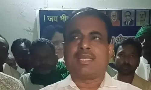 राहुल गांधी के मछली पकड़ने के वीडियो पर विपक्ष का हमला राहुल गांधी के मछली पकड़ने के वीडियो पर विपक्ष का हमला